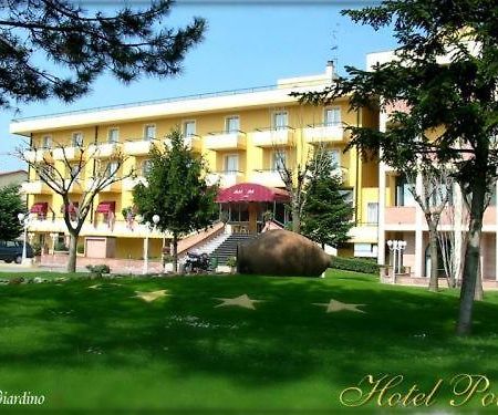 Hotel Poli Castelnovo di Sotto Exterior foto